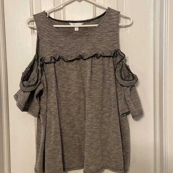 Lauren Conrad Cold Shoulder Tee - Picture 1 of 4